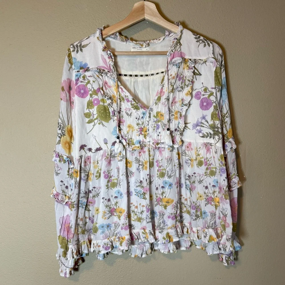 Spell and the Gypsy Collective Wild Bloom Blouse Boho
Cream Floral Medium - Picture 2 of 7